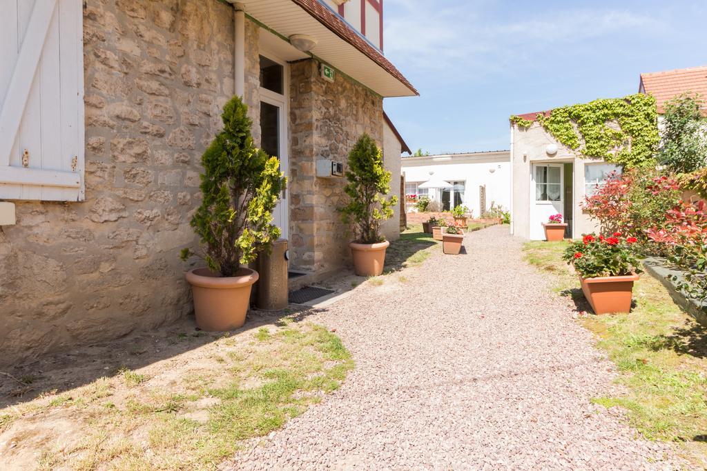 Le Canada Hermanville-sur-Mer Exterior foto