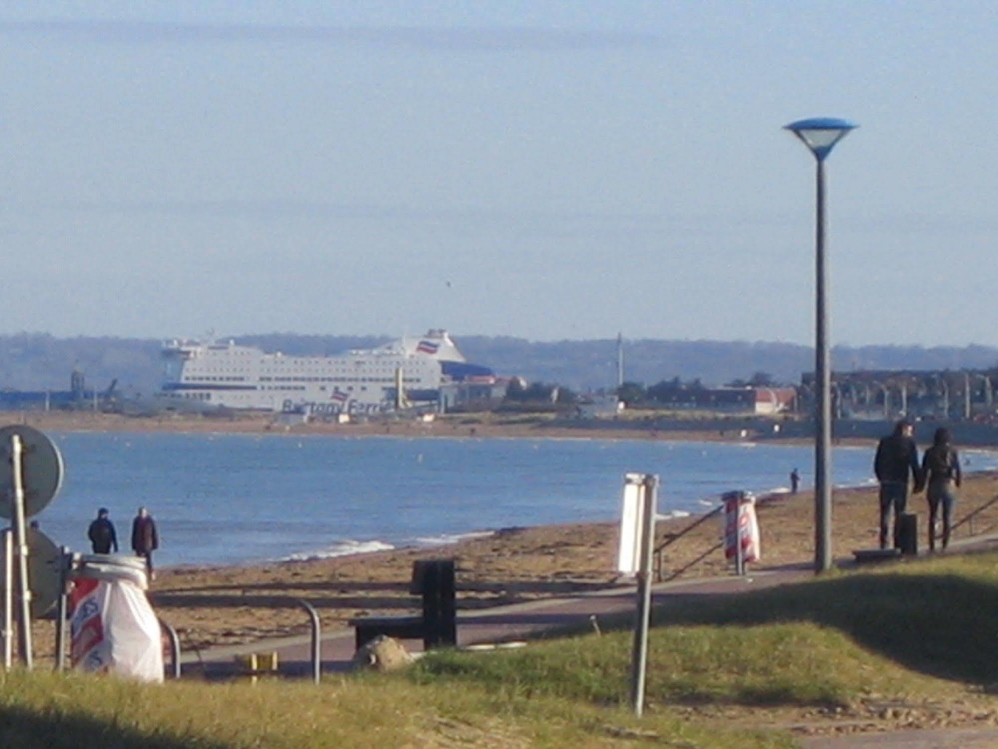 Le Canada Hermanville-sur-Mer Exterior foto